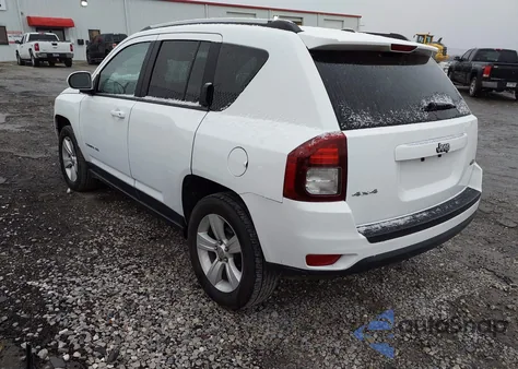 2017 Jeep Compass Latitude 4X4 z USA, uszkodzony, nr VIN 1C4NJDEB2HD191736